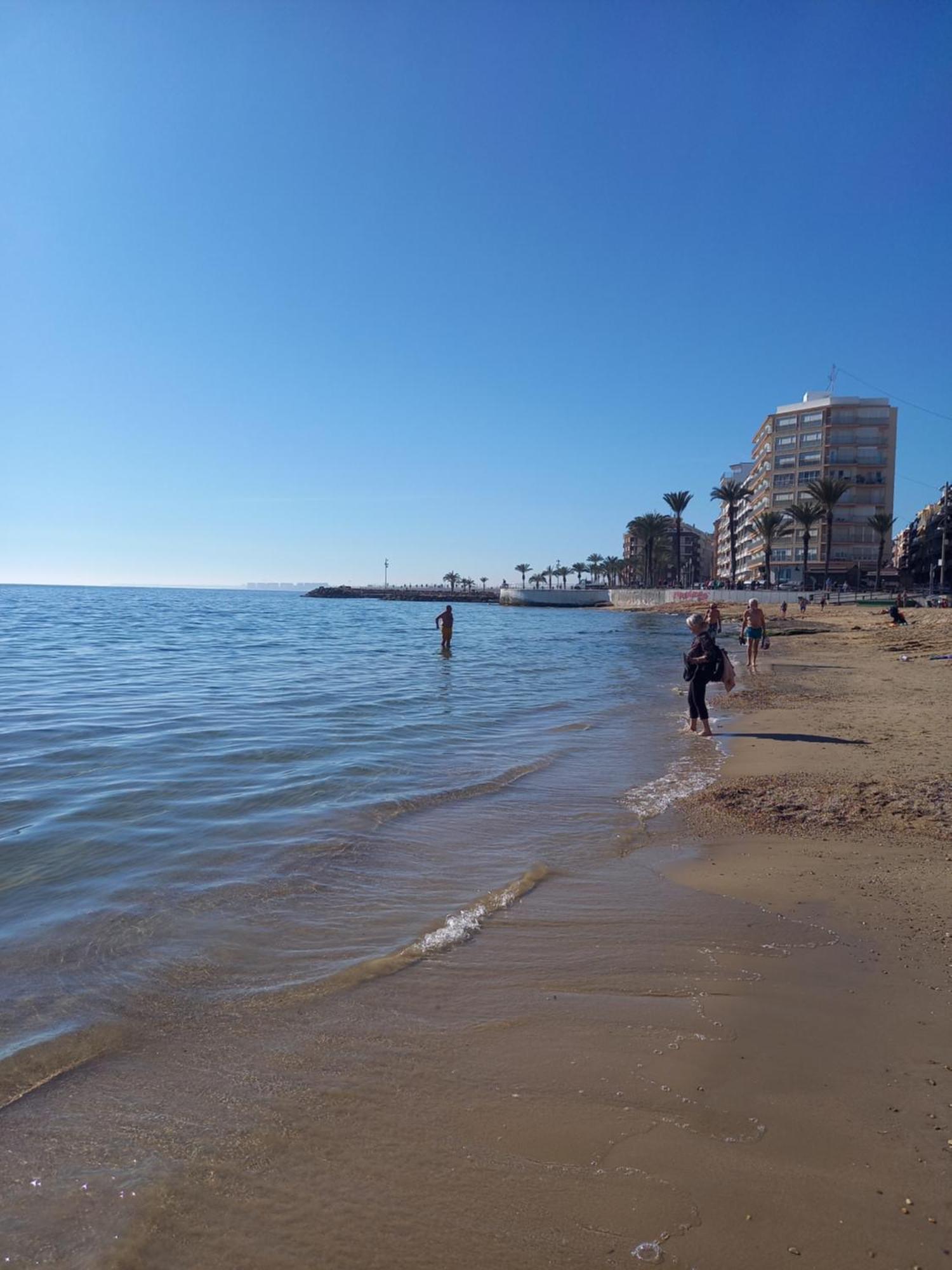 Sea View Luxury Apartment Victoria Торевиеха Екстериор снимка