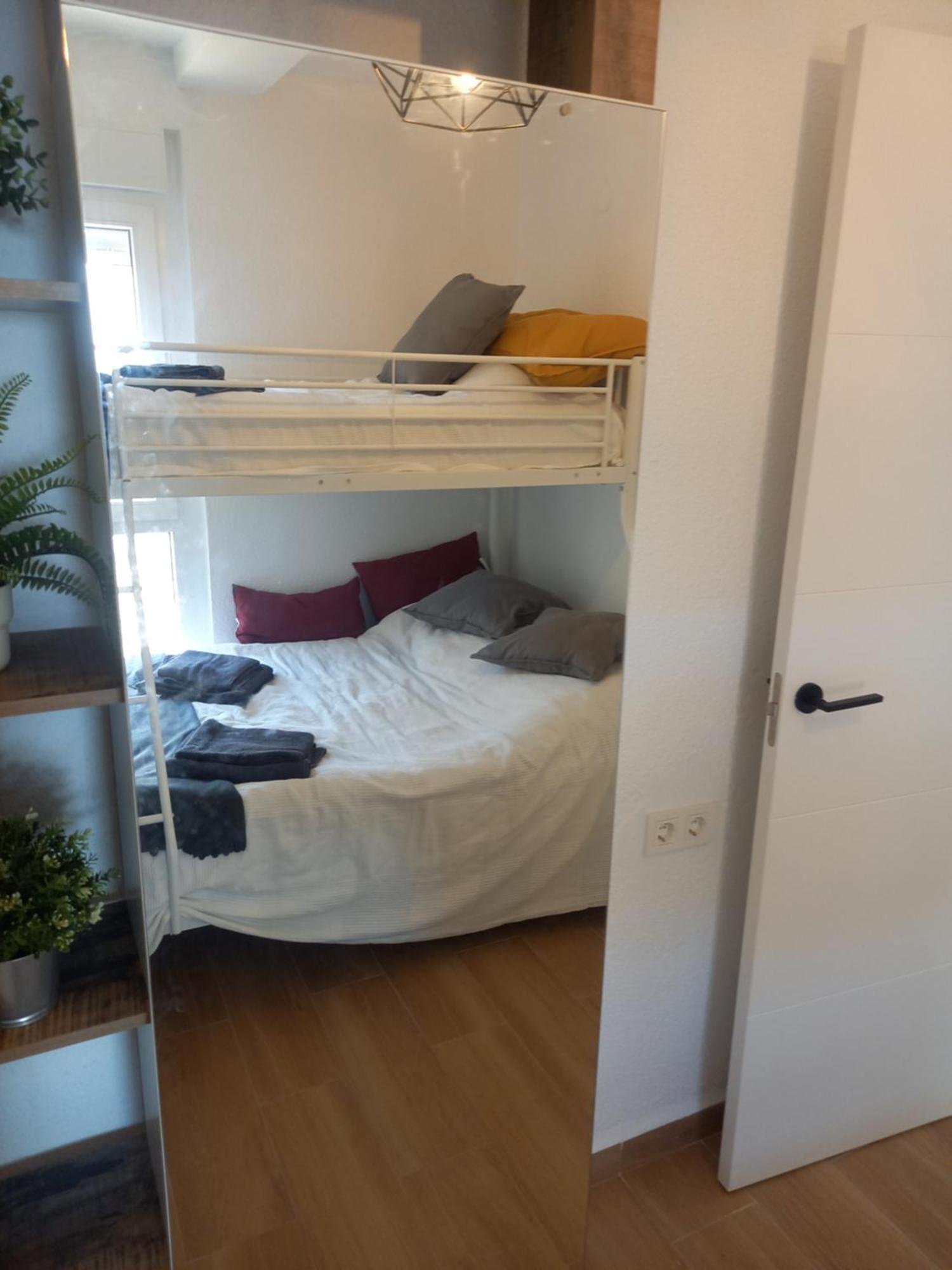 Sea View Luxury Apartment Victoria Торевиеха Екстериор снимка