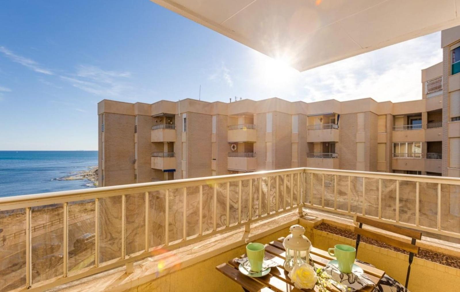 Sea View Luxury Apartment Victoria Торевиеха Екстериор снимка