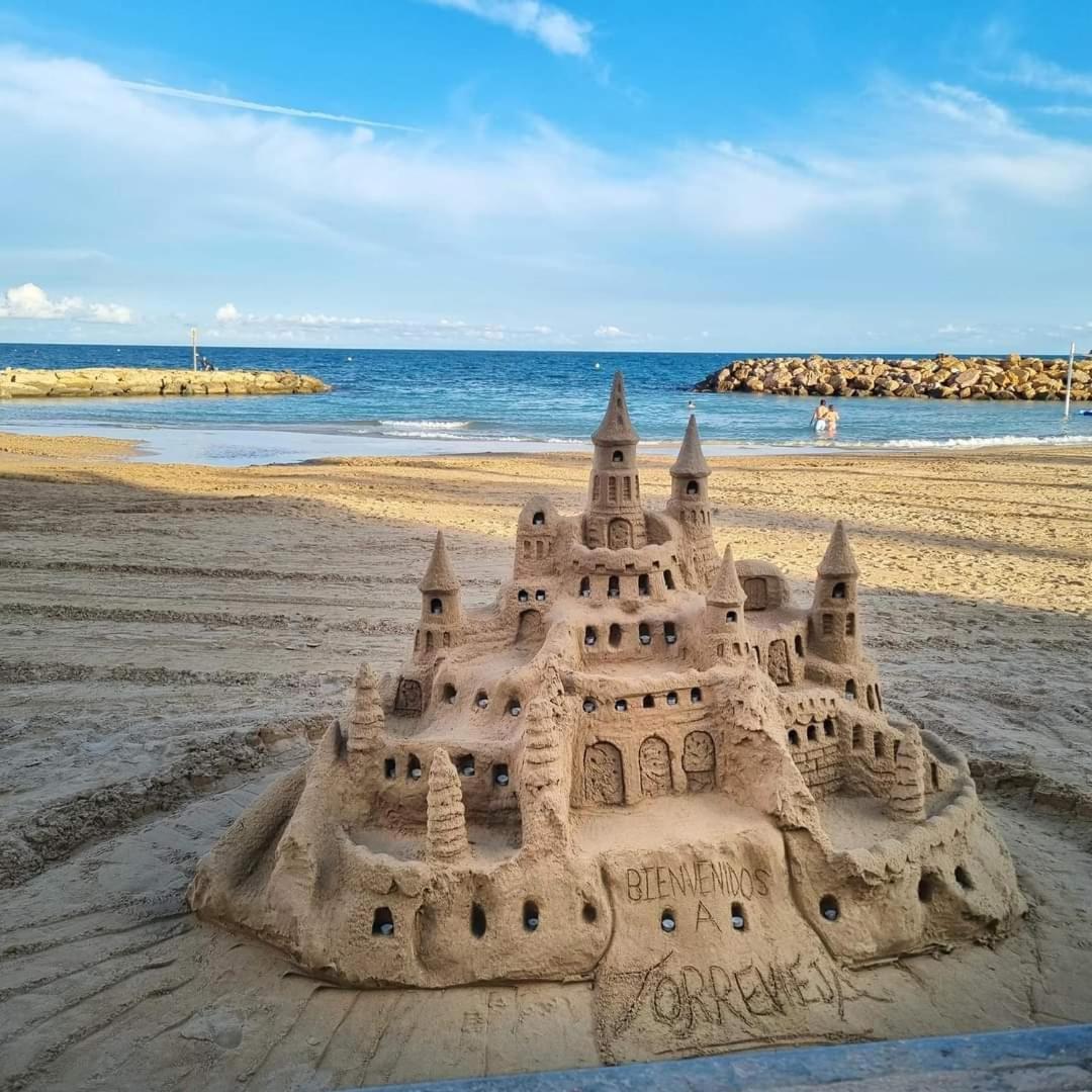 Sea View Luxury Apartment Victoria Торевиеха Екстериор снимка