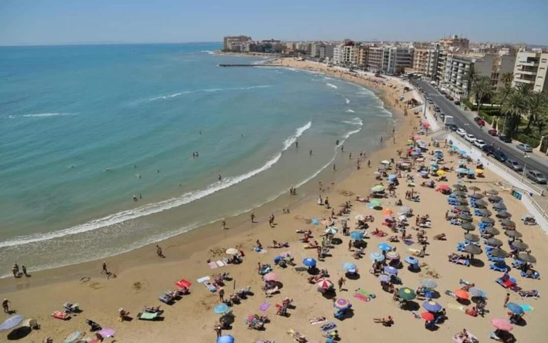 Sea View Luxury Apartment Victoria Торевиеха Екстериор снимка